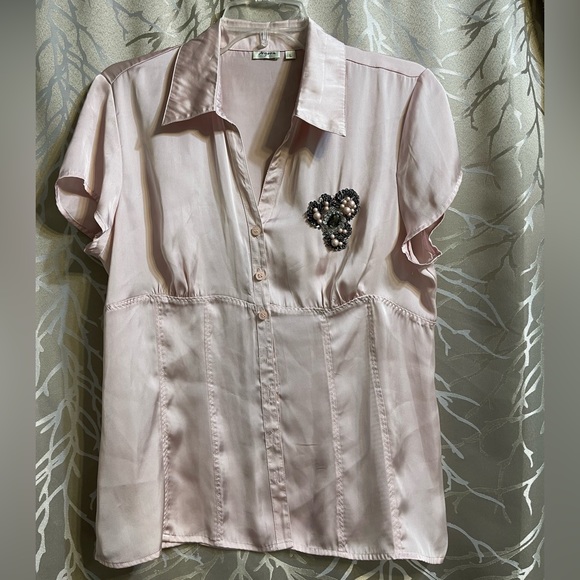 Agora Tops - pink button up !